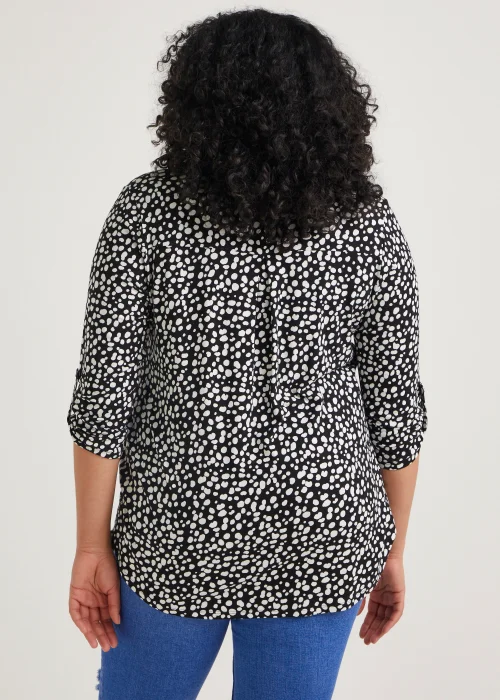Papaya Curve Black Spot Button Up Blouse - Size 18 Image 4