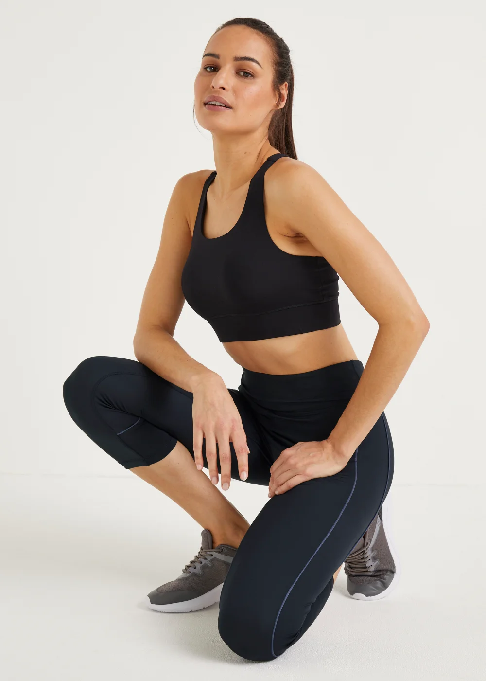 Souluxe Navy Capri Sports Leggings - 8 Image 4