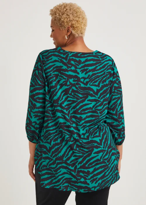 Papaya Curve Green Zebra Print Box Top - Size 18 Image 2
