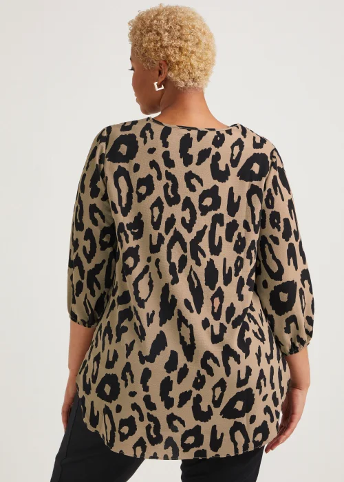 Papaya Curve Brown Animal Print Box Top - Size 18 Image 5