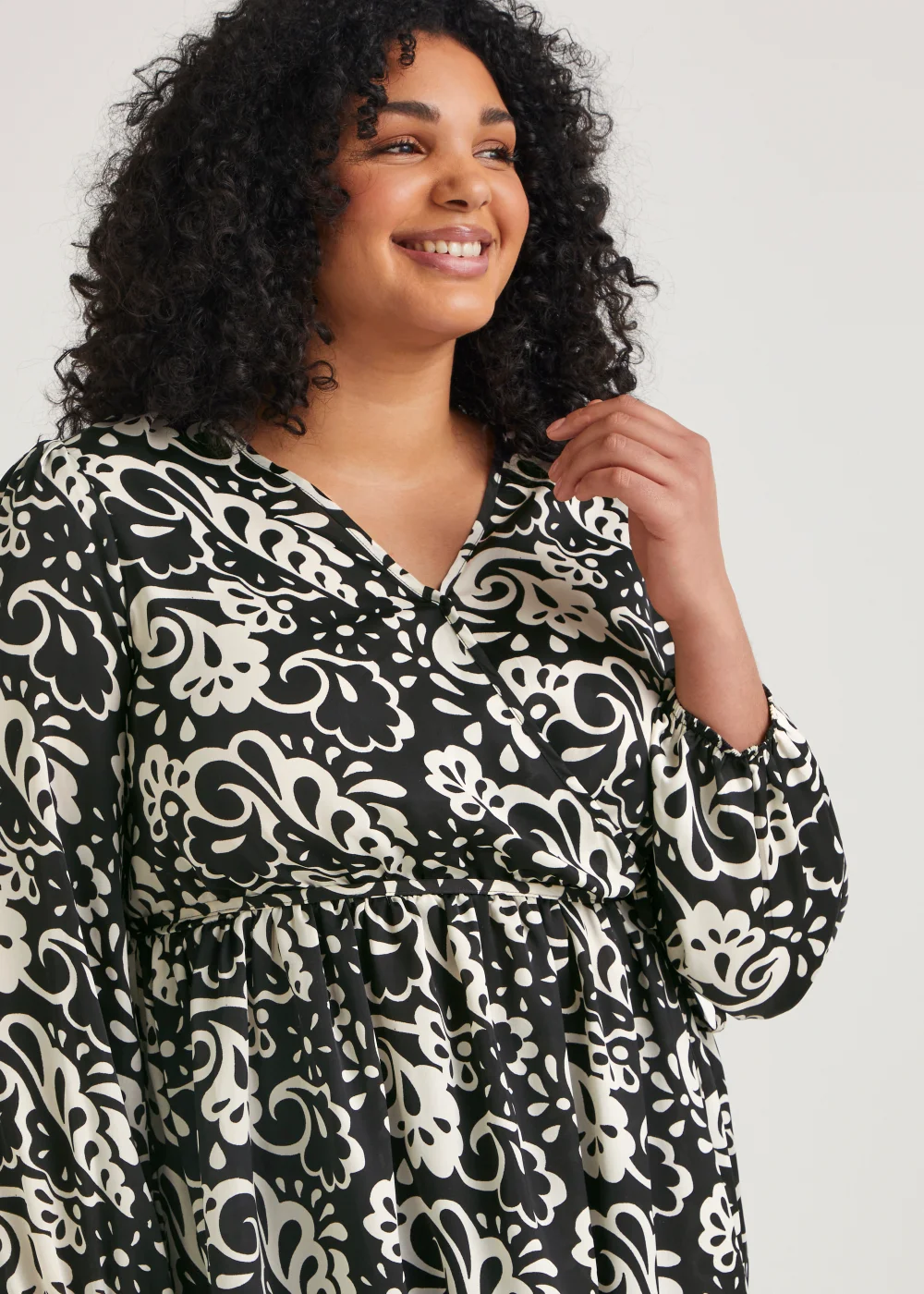 Papaya Curve Black & White Print Wrap Satin Blouse - 18 Image 4