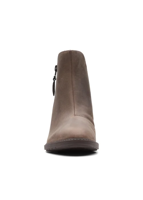 Clarks Taupe Leather Scene Zip Ankle Boots - Size 7 Image 7
