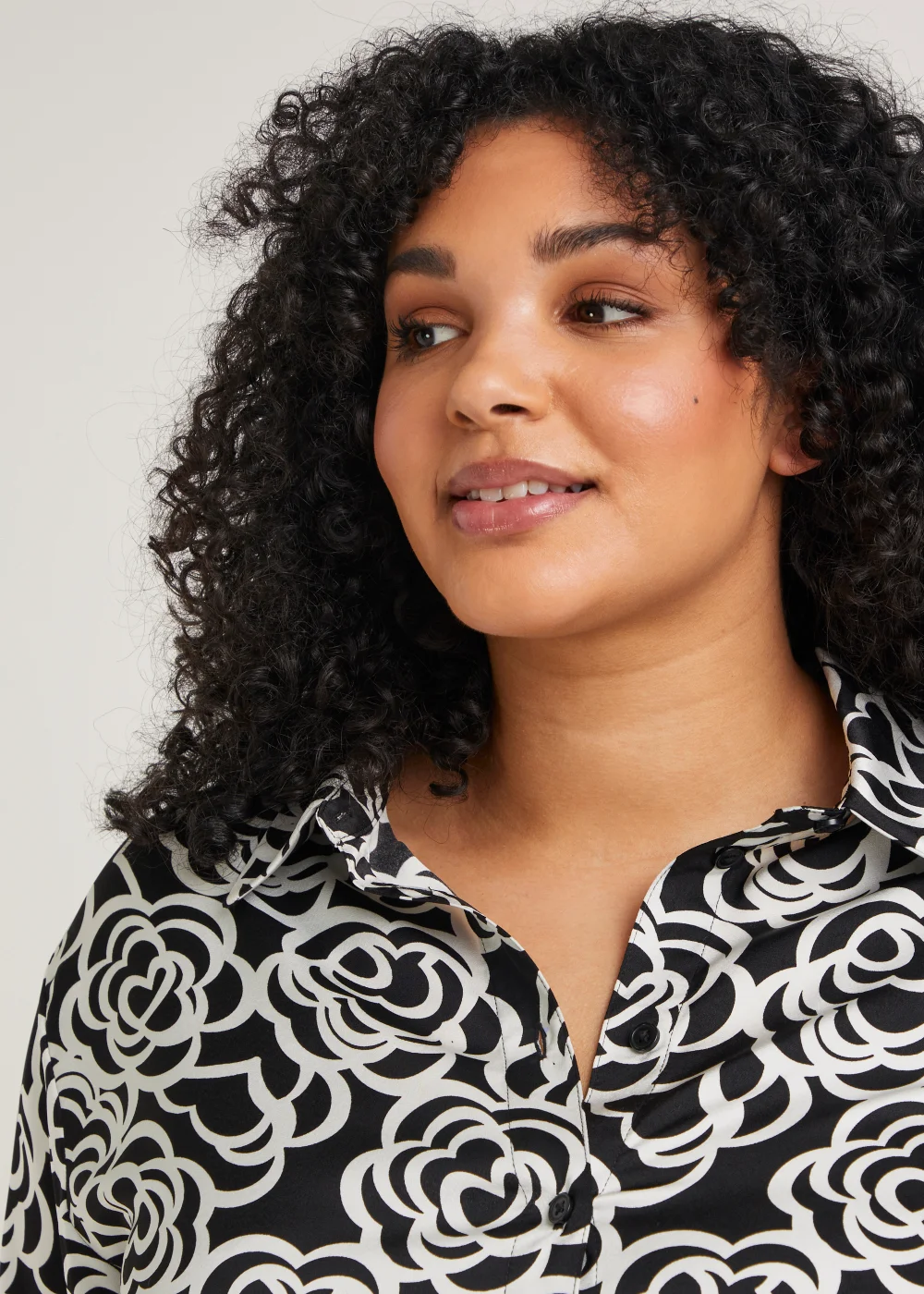 Papaya Curve Monochrome Floral Satin Shirt - 18 Image 4
