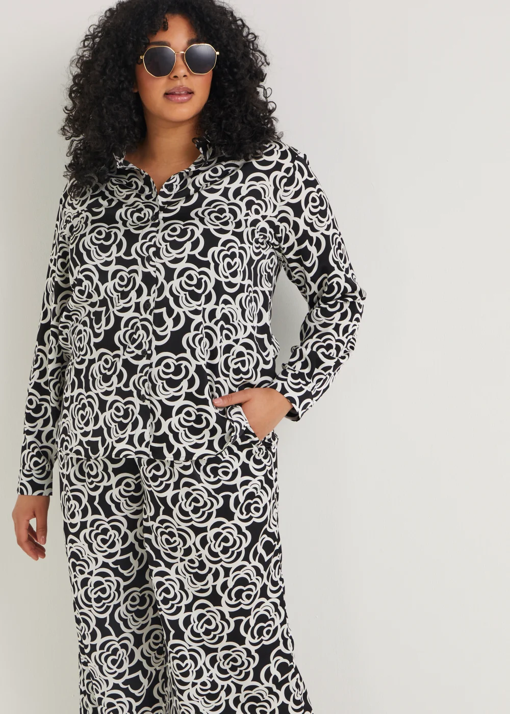 Papaya Curve Monochrome Floral Satin Shirt - 18 Image 3