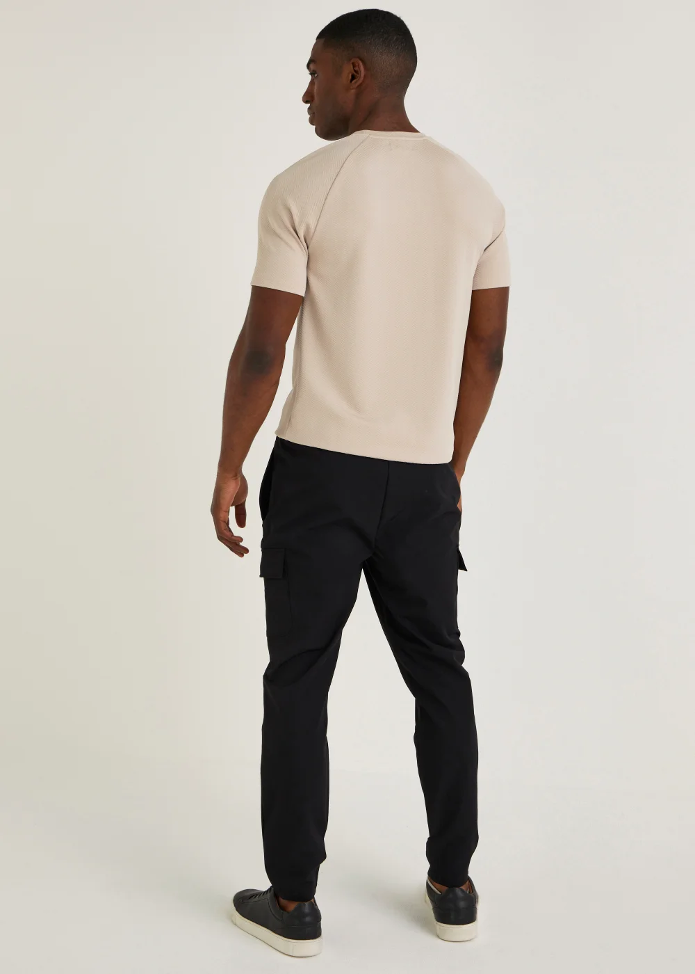 T&W Black Woven Cargo Joggers - Small Image 5