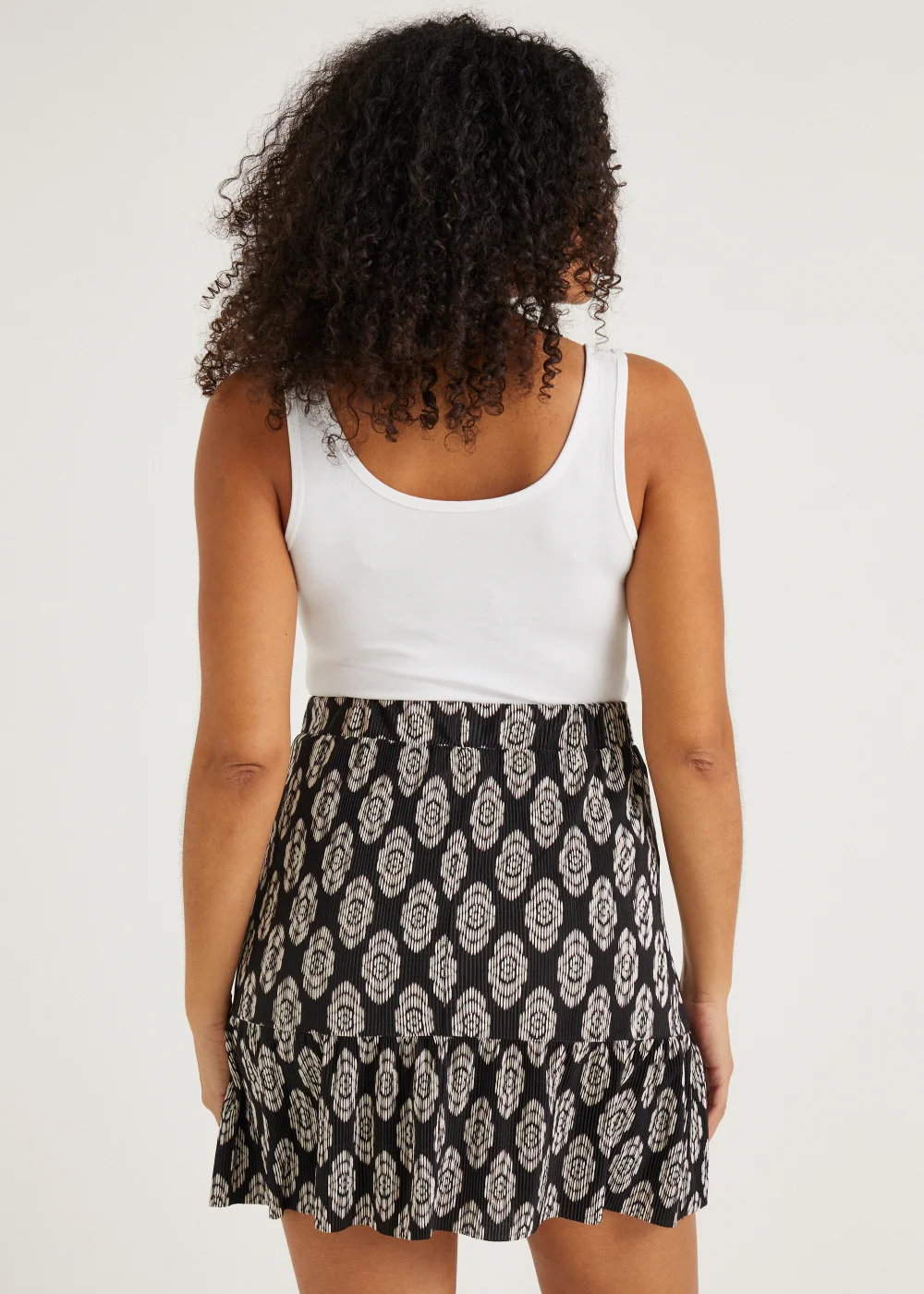Black Plisse Mini Skirt - 8 Image 3
