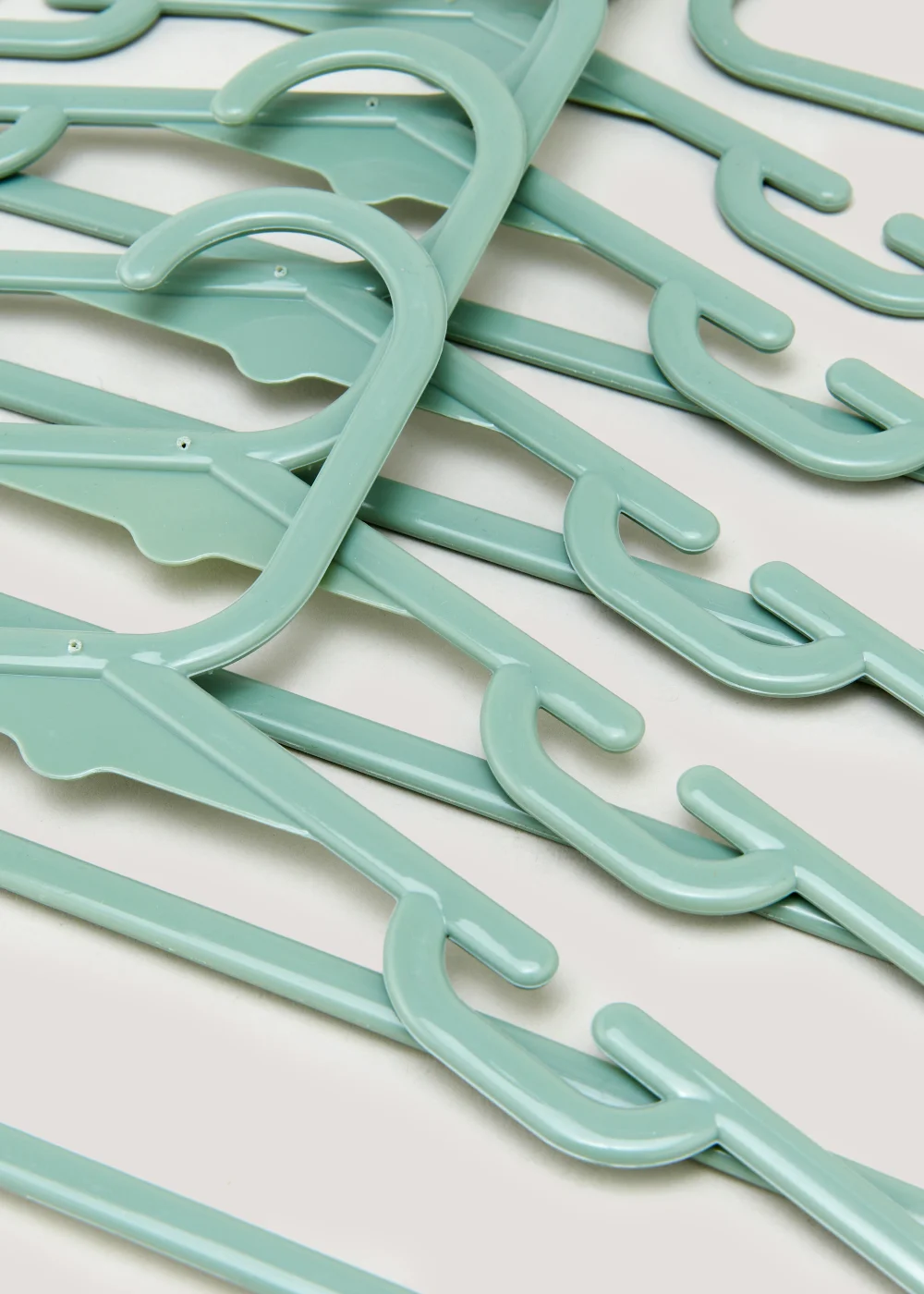 Kids 10 Pack Green Plastic Hangers (37cm x 21cm) Image 2