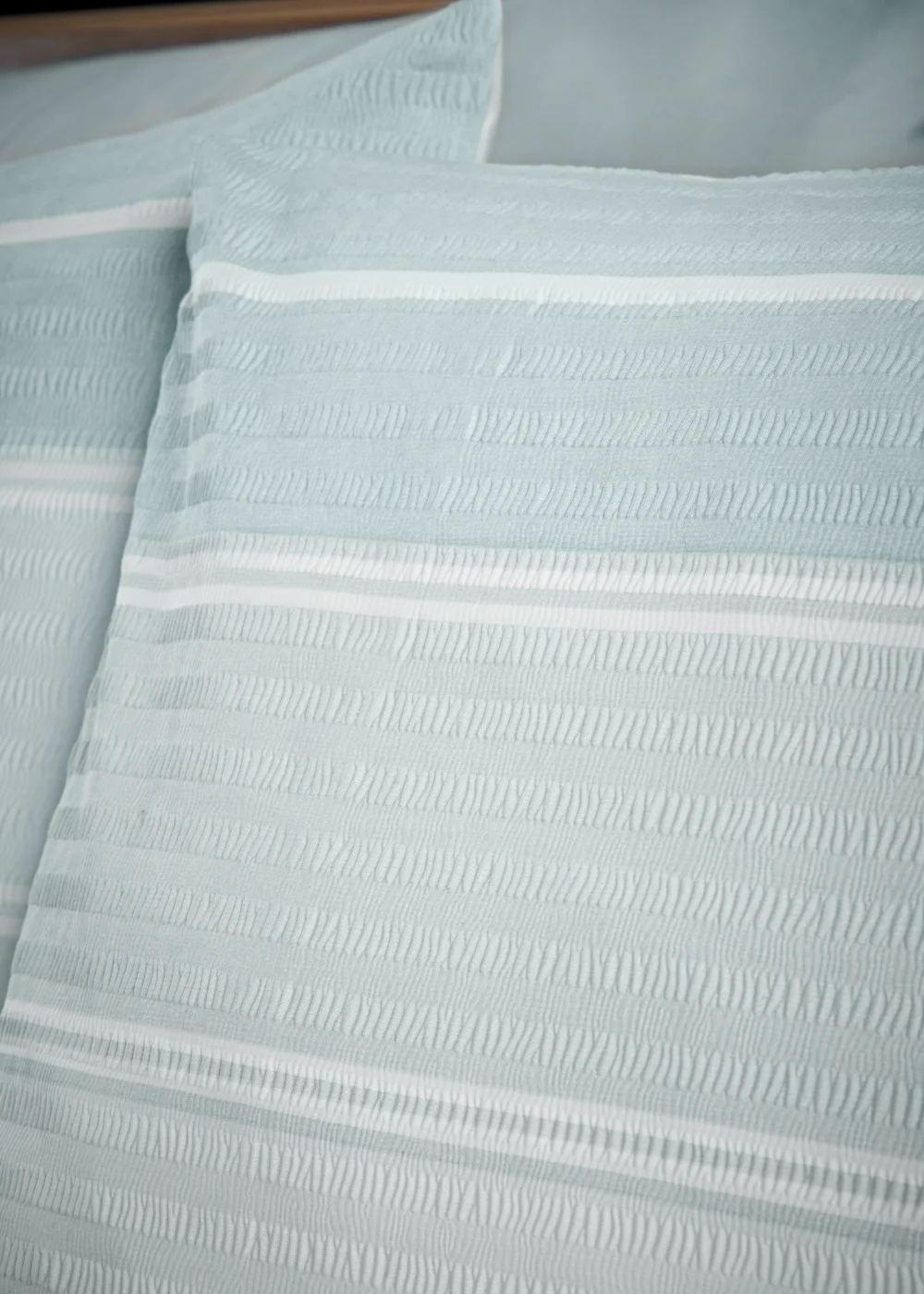 Duck Egg Seersucker Reversible Duvet Cover - Single Image 3