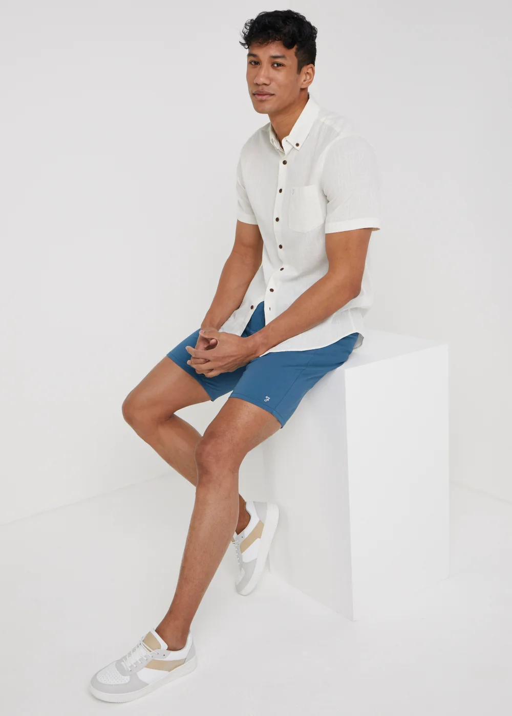 Farah Densmore White Short Sleeve Shirt - Small Image 3