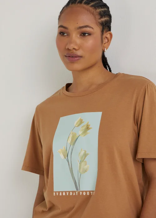 JDY Farock Camel Graphic T-Shirt - 8 Image 3