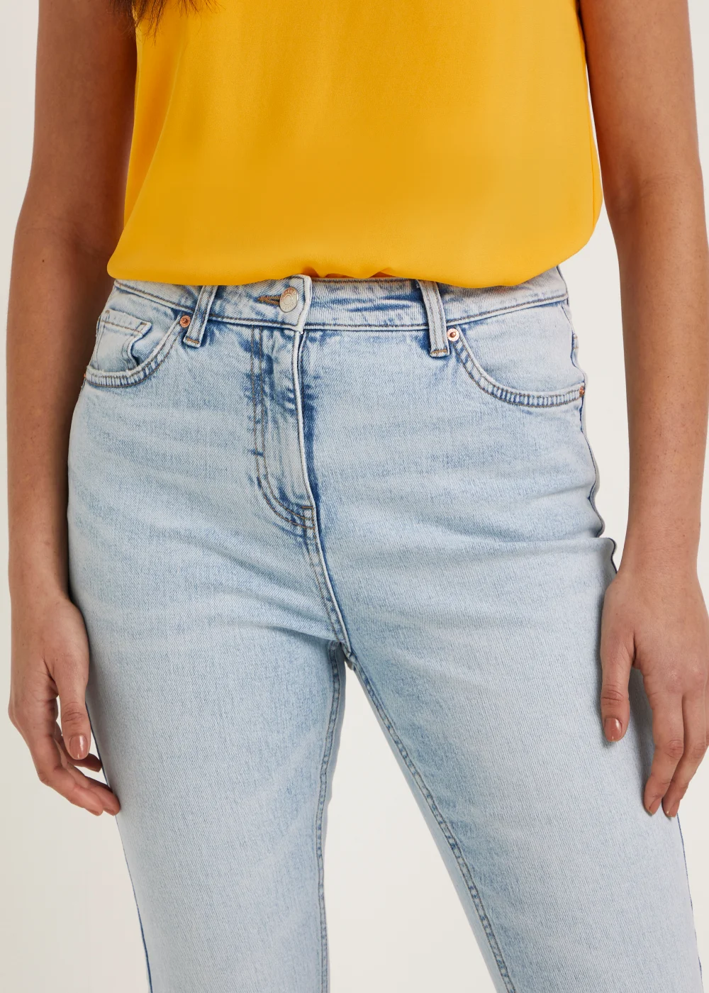 Light Wash Bleached Skinny Flared Distressed Jeans - Size 8 Image 3