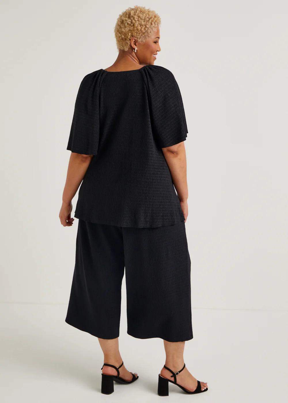 Papaya Curve Black Plisse Cropped Trousers - 18 Image 2