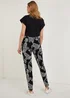 Papaya Petite Black Paisley Print Harem Leggings - Size 6 Image 3