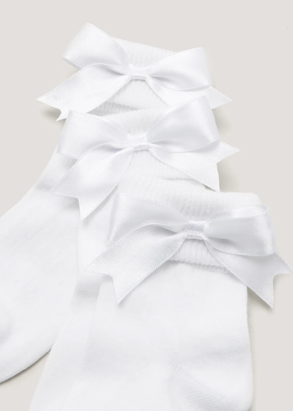 3 Pack White Bow Socks (Younger 6-Older 5.5) - 4-5.5 Image 2