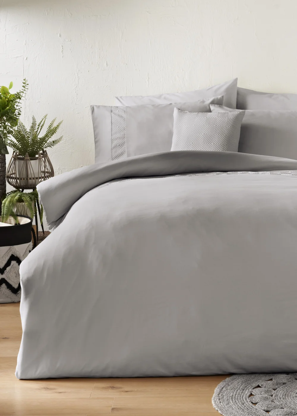 Grey Panel Duvet Set - Single Image 1