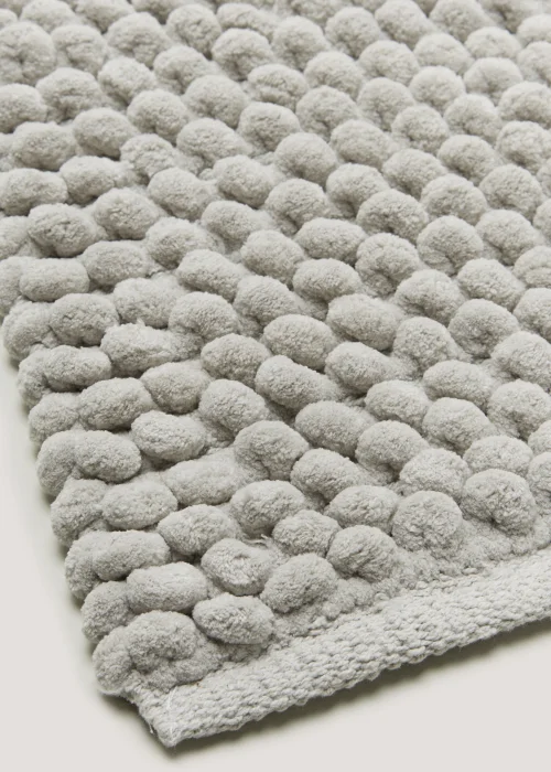 Grey Chunky Bobble Bath Runner (105cm x 40cm) Image 2