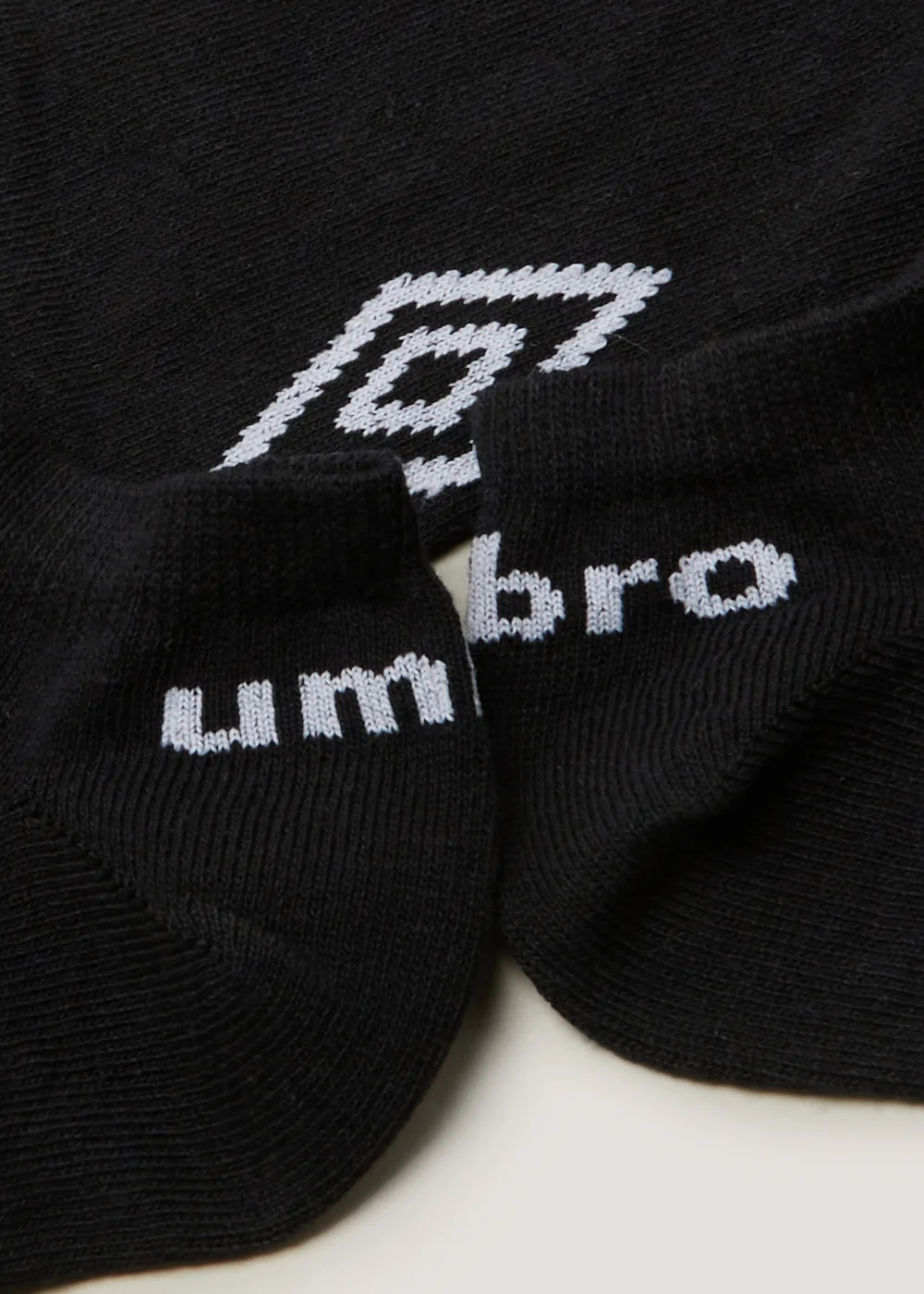 Umbro 5 Pack Black Trainer Socks - Sizes 6 - 8.5 Image 2