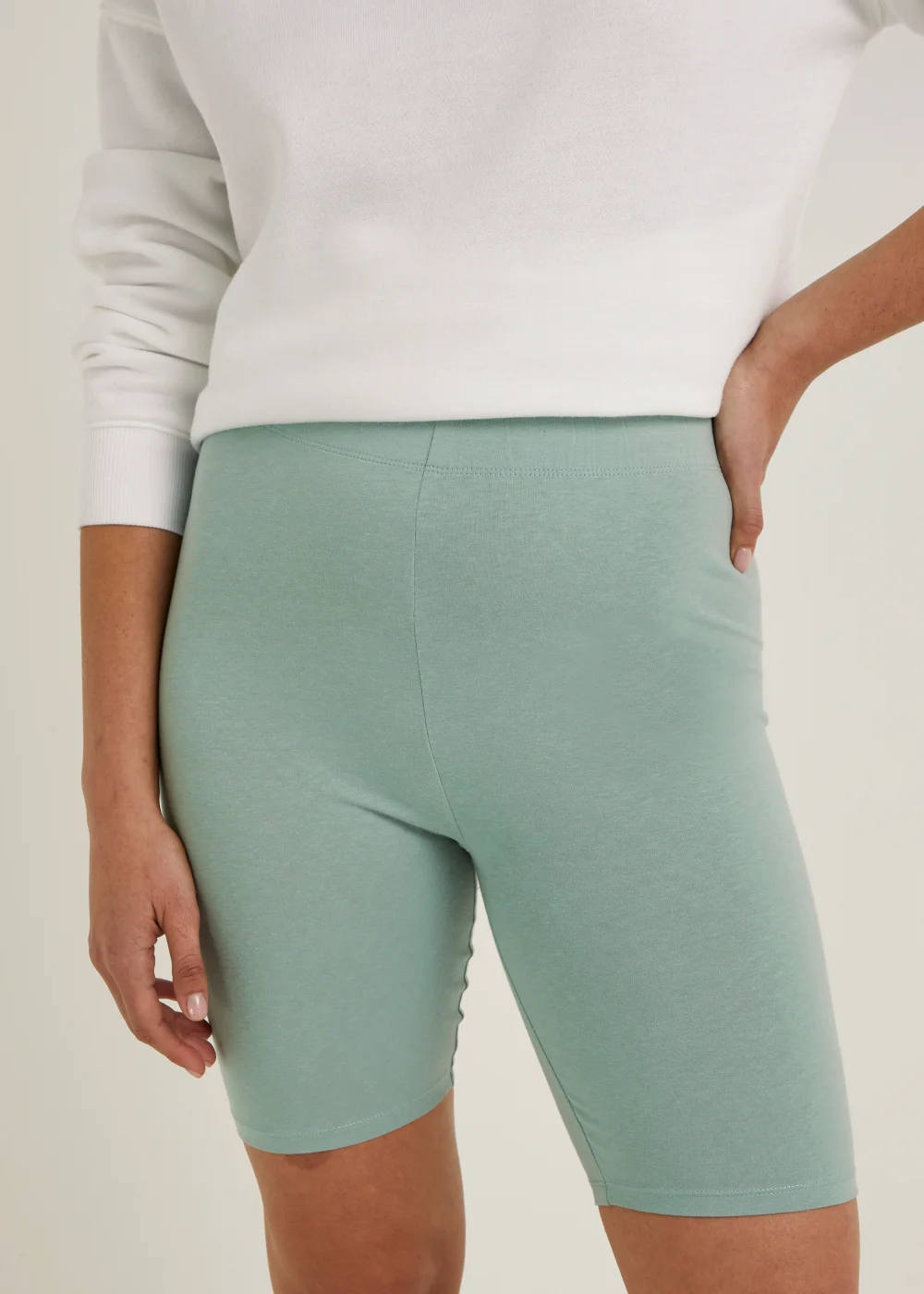 Green Cycling Shorts - 8 Image 3