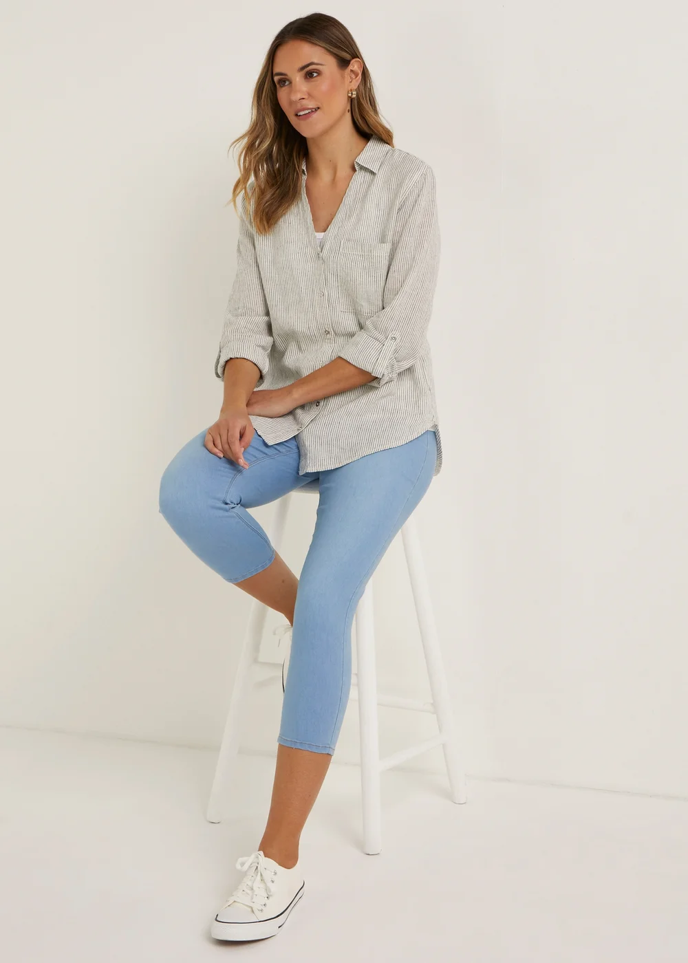 Rosie Light Wash Cropped Pull On Jeggings - 8 Image 4