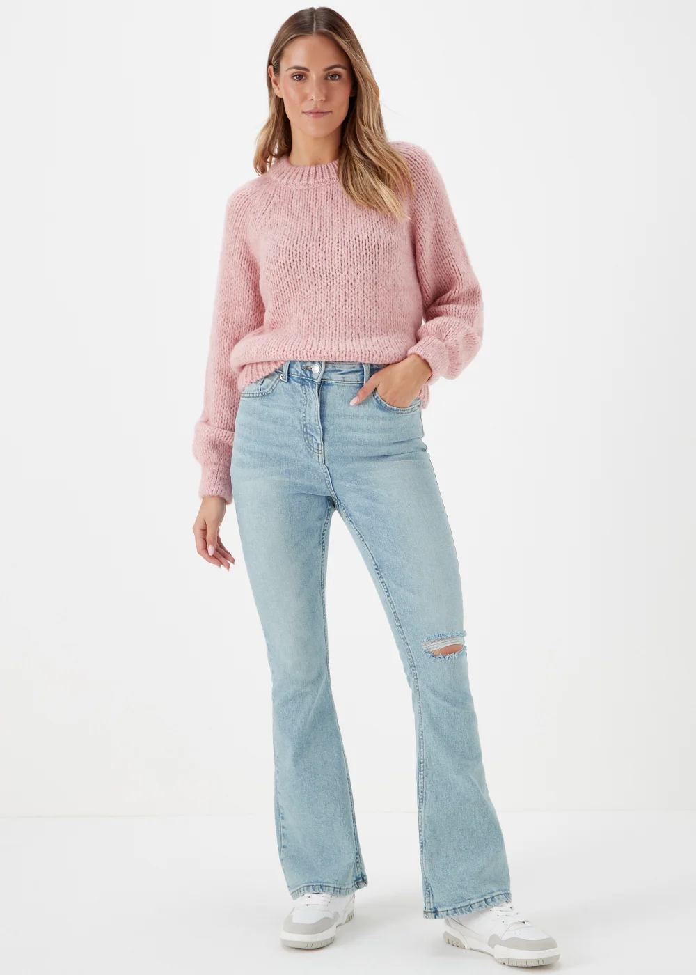 Light Wash Bleached Skinny Flared Distressed Jeans - Size 8 Image 4