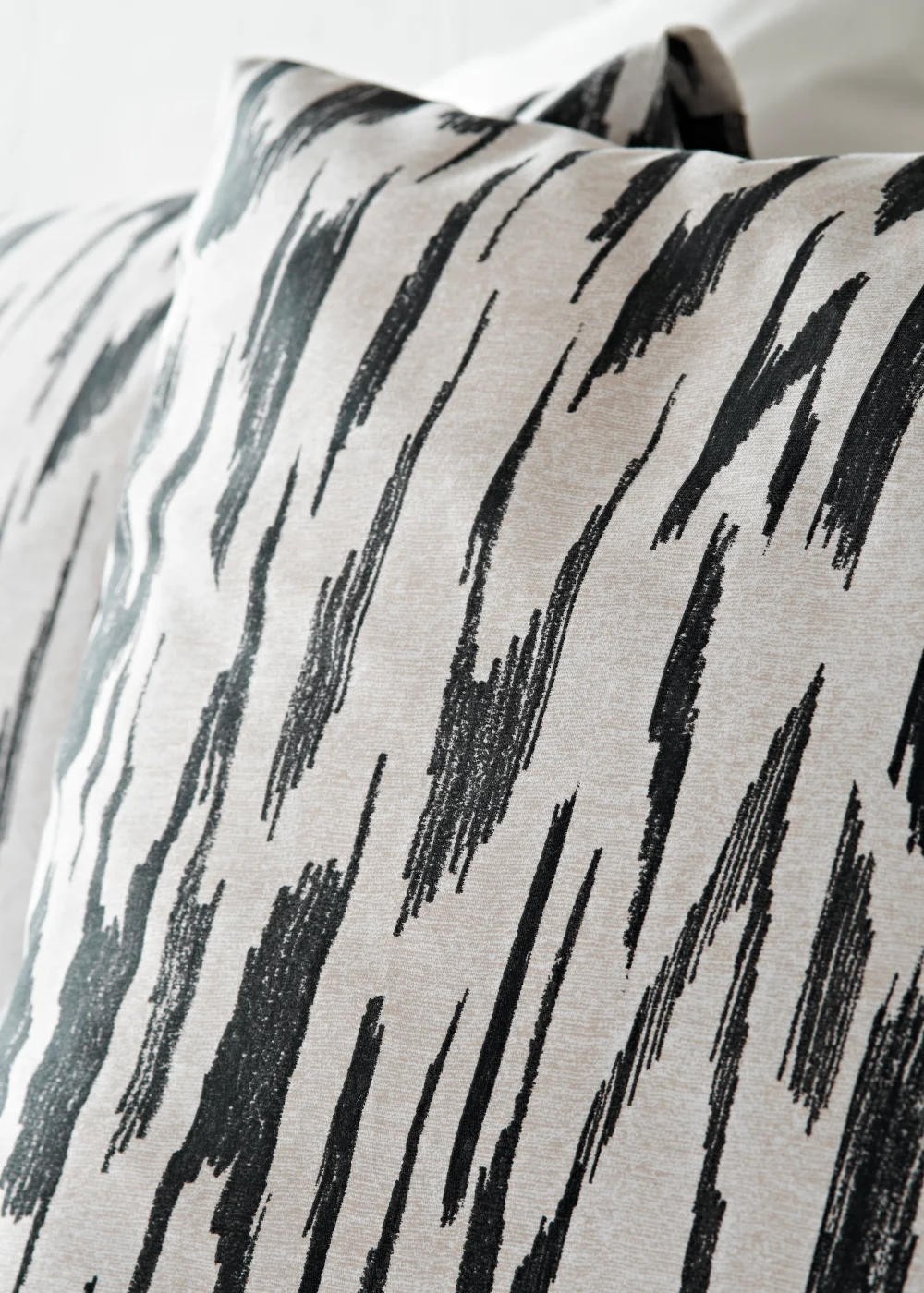 Monochrome Mark Print Reversible Duvet Cover - Single Image 3
