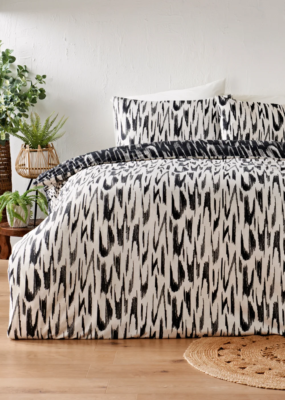 Monochrome Mark Print Reversible Duvet Cover - Single Image 1