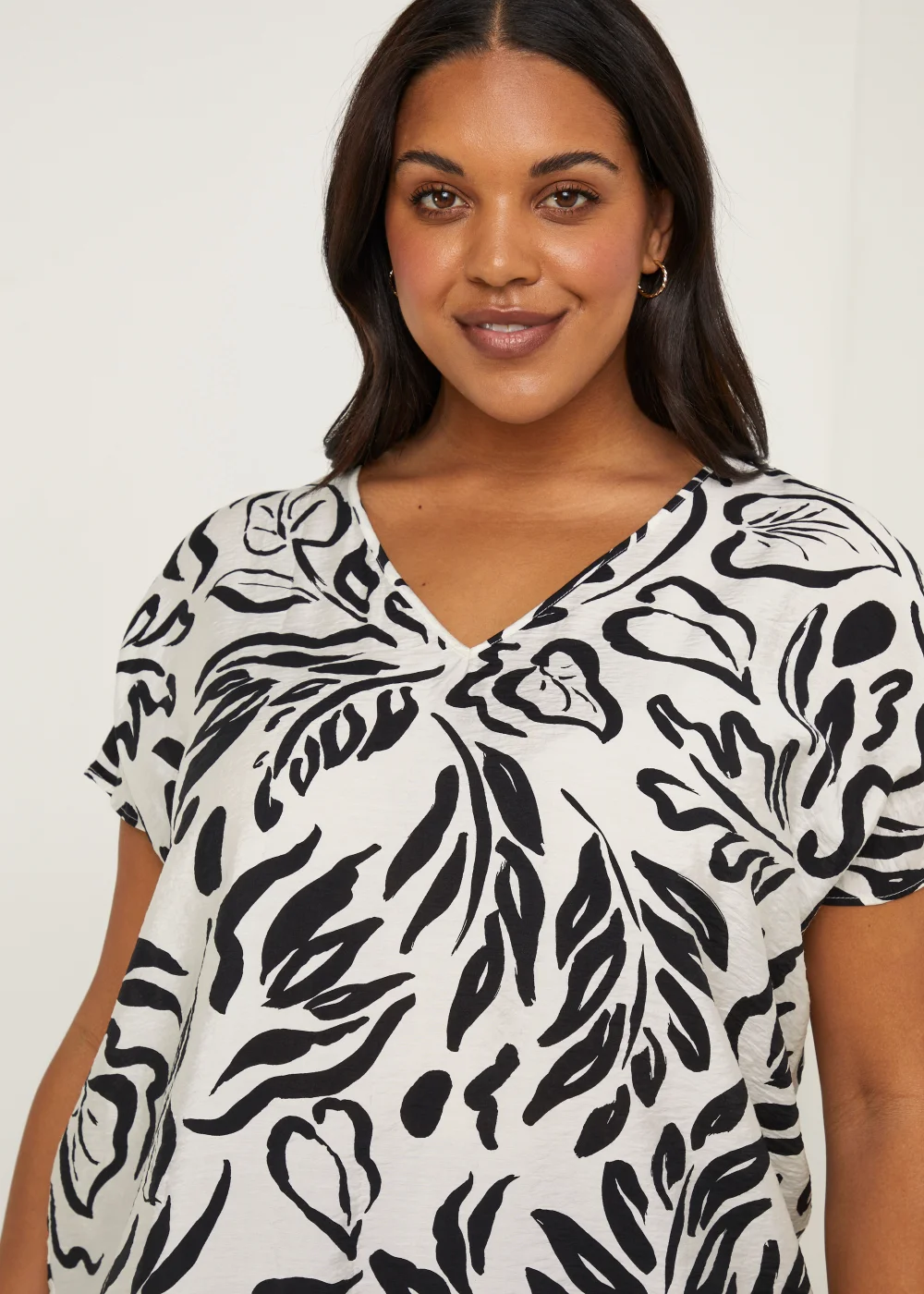 Papaya Curve Black & White Kaftan Top - Size 18 Image 3