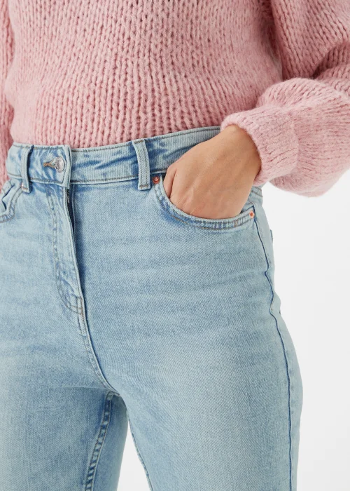 Papaya Petite Light Wash Bleached Skinny Flared Distressed Jeans - Size 6 Image 3