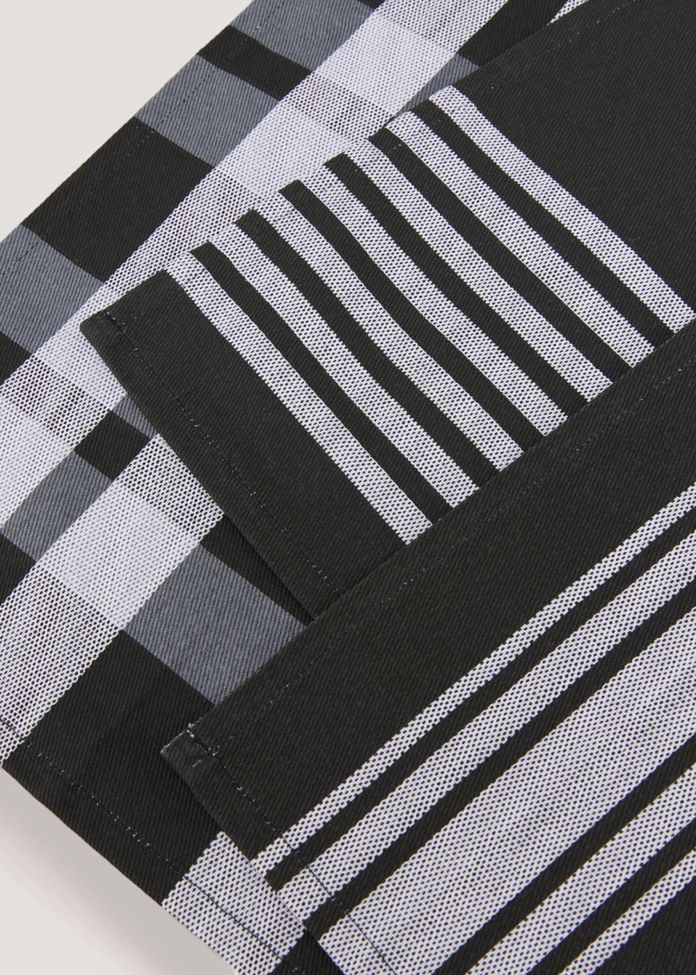 3 Pack Black Pro Textiles Tea Towels (64cm x 46cm) Image 2