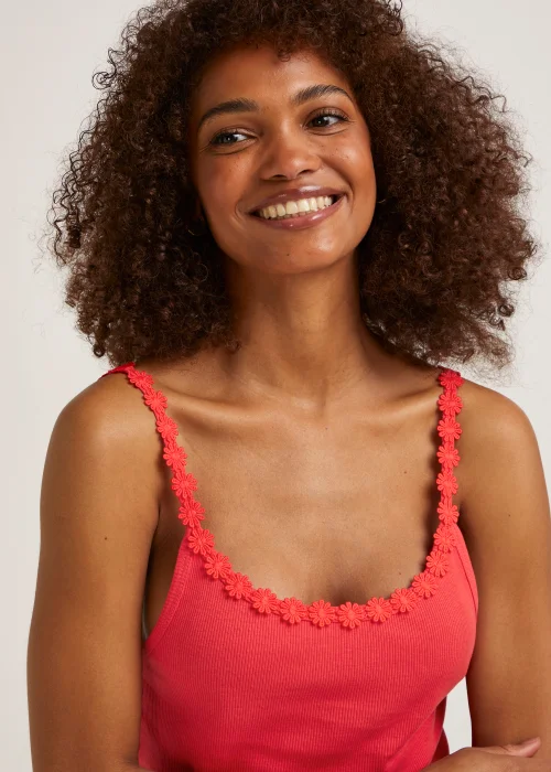 Red Daisy Trim Cami Top - Size 8 Image 3