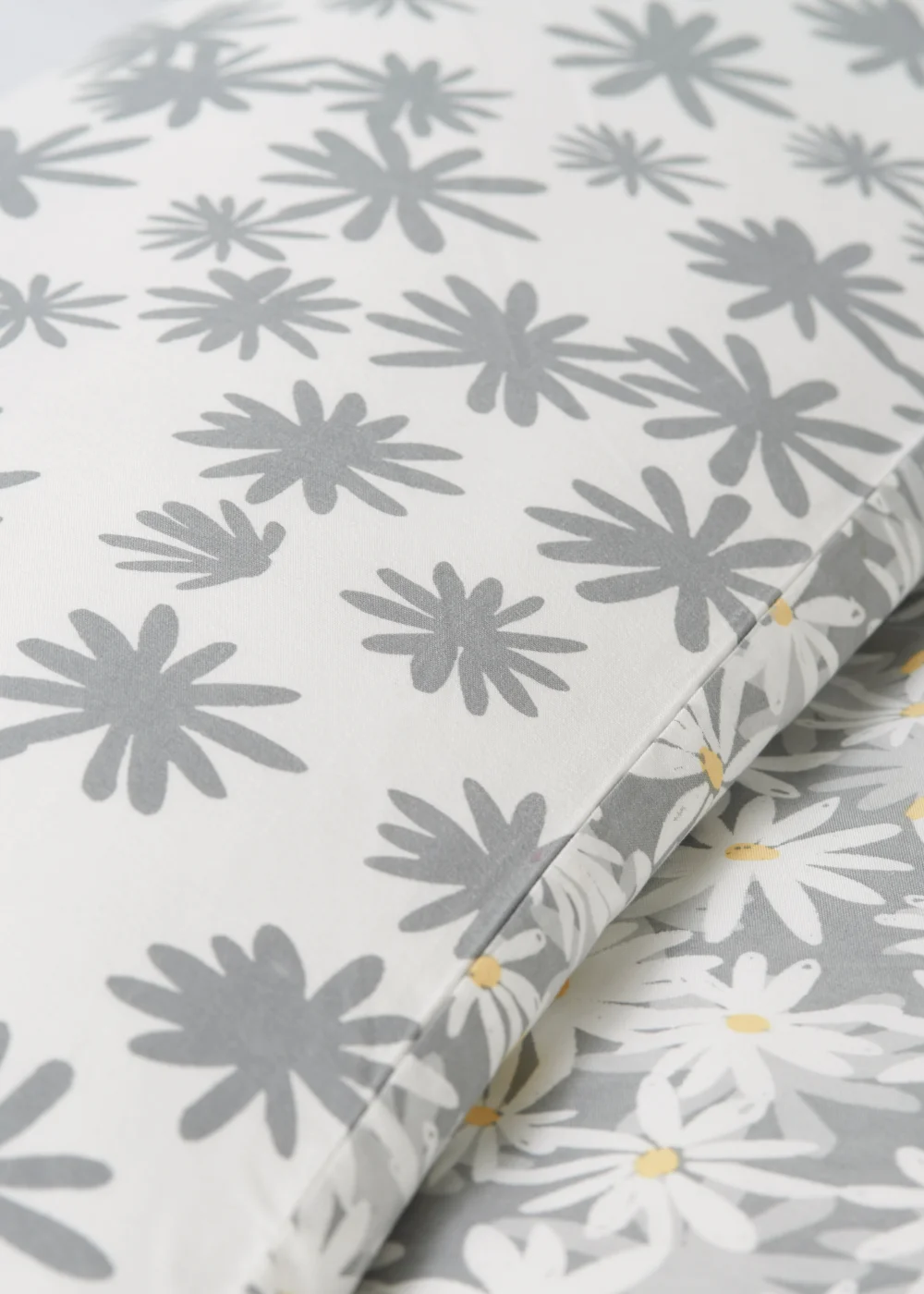 Grey Daisy Duvet Cover - Single Image 3