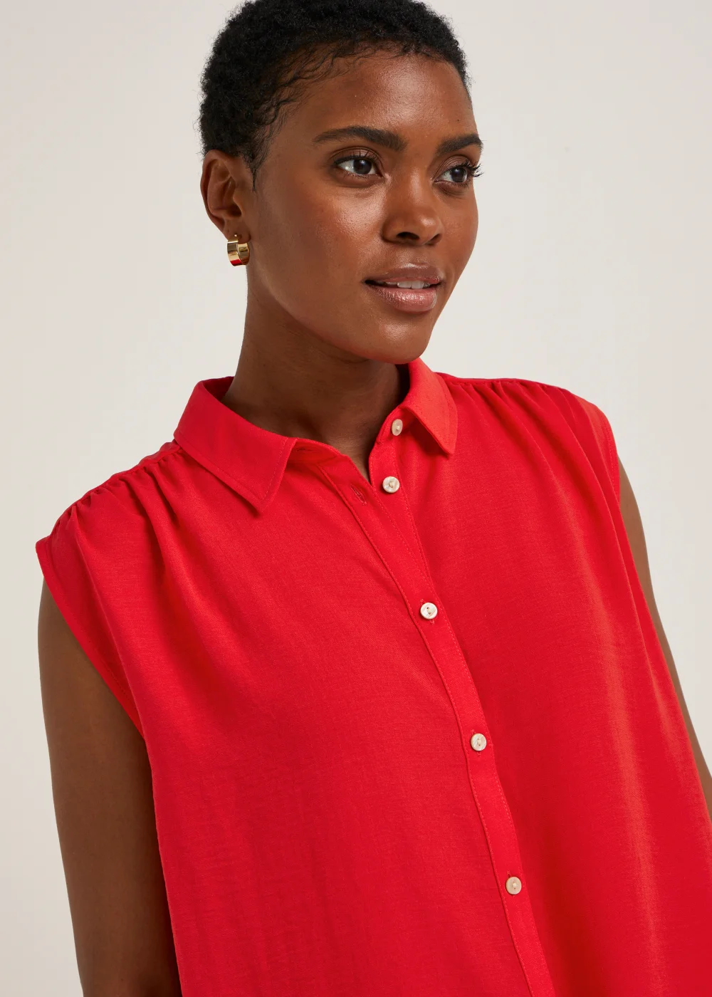 Red Sleeveless Shirt - 8 Image 3
