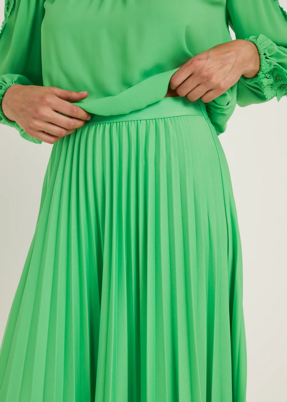 Et Vous Green Pleated Co-Ord Skirt - Size 8 Image 3