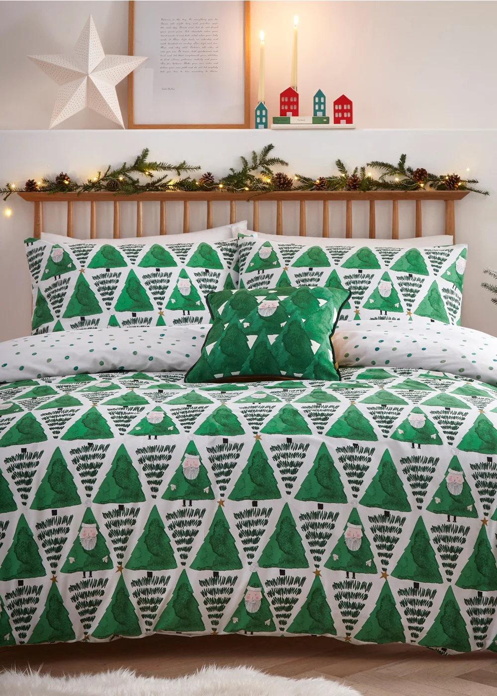 furn. Hide & Seek Santa Christmas Duvet Cover Set - Junior Image 1