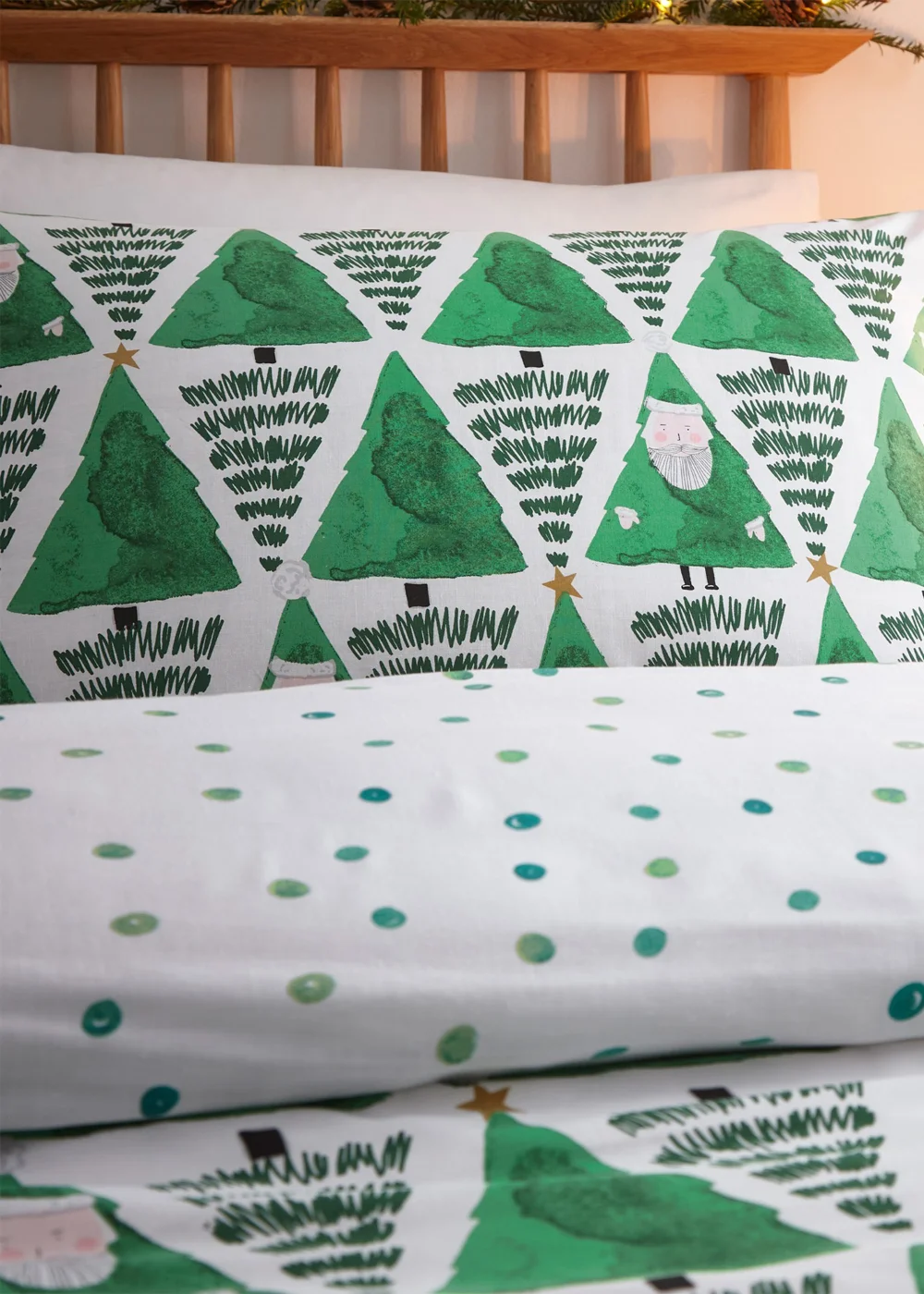 furn. Hide & Seek Santa Christmas Duvet Cover Set - Junior Image 3