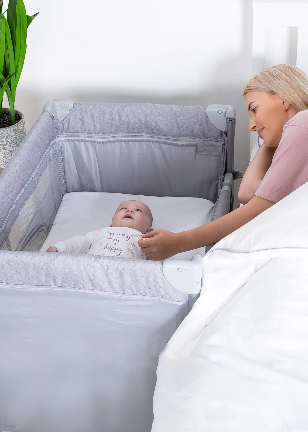 Red Kite Dreamer Bedside Travel Crib with Newborn Bassinet (69cm x 93cm x 66cm) - One Size Image 5