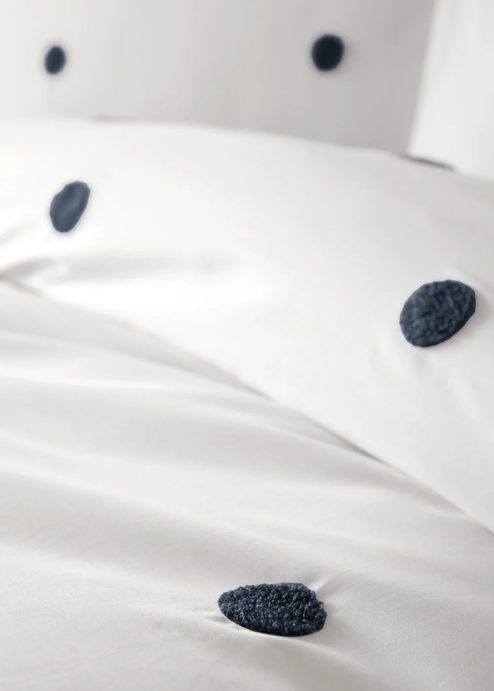Appletree Dot Garden White/Navy Duvet Cover Set - Single Image 3