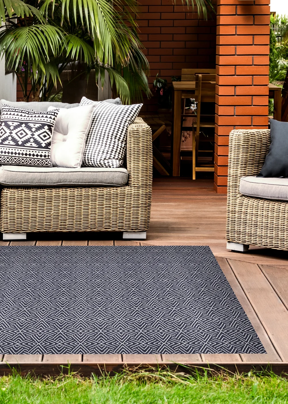 Homemaker Aztec Indoor/ Outdoor Country Rug - 120 x 170 Image 1