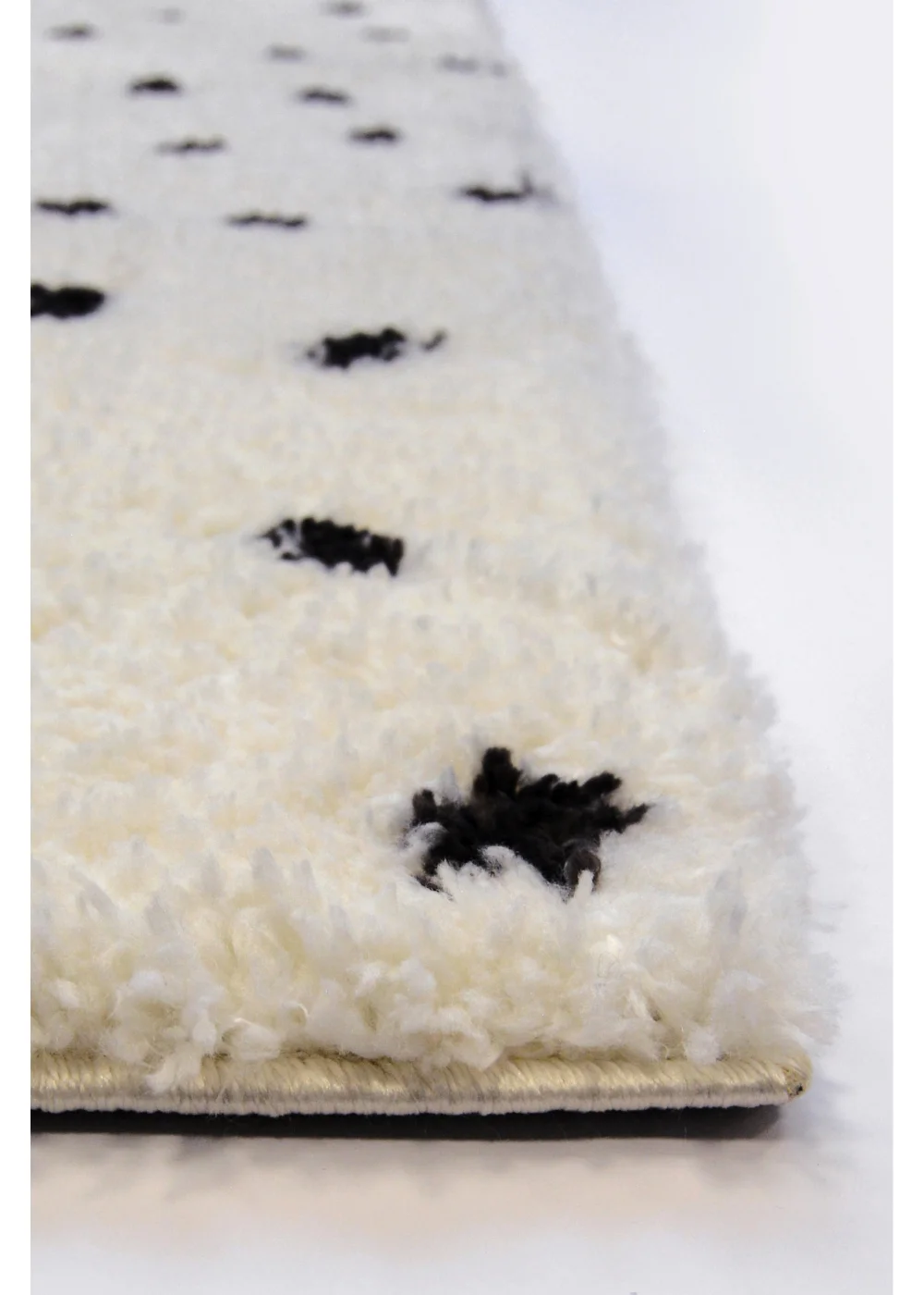 Homemaker Mono Snug Shaggy Spot Rug - 80 x 150 Image 4