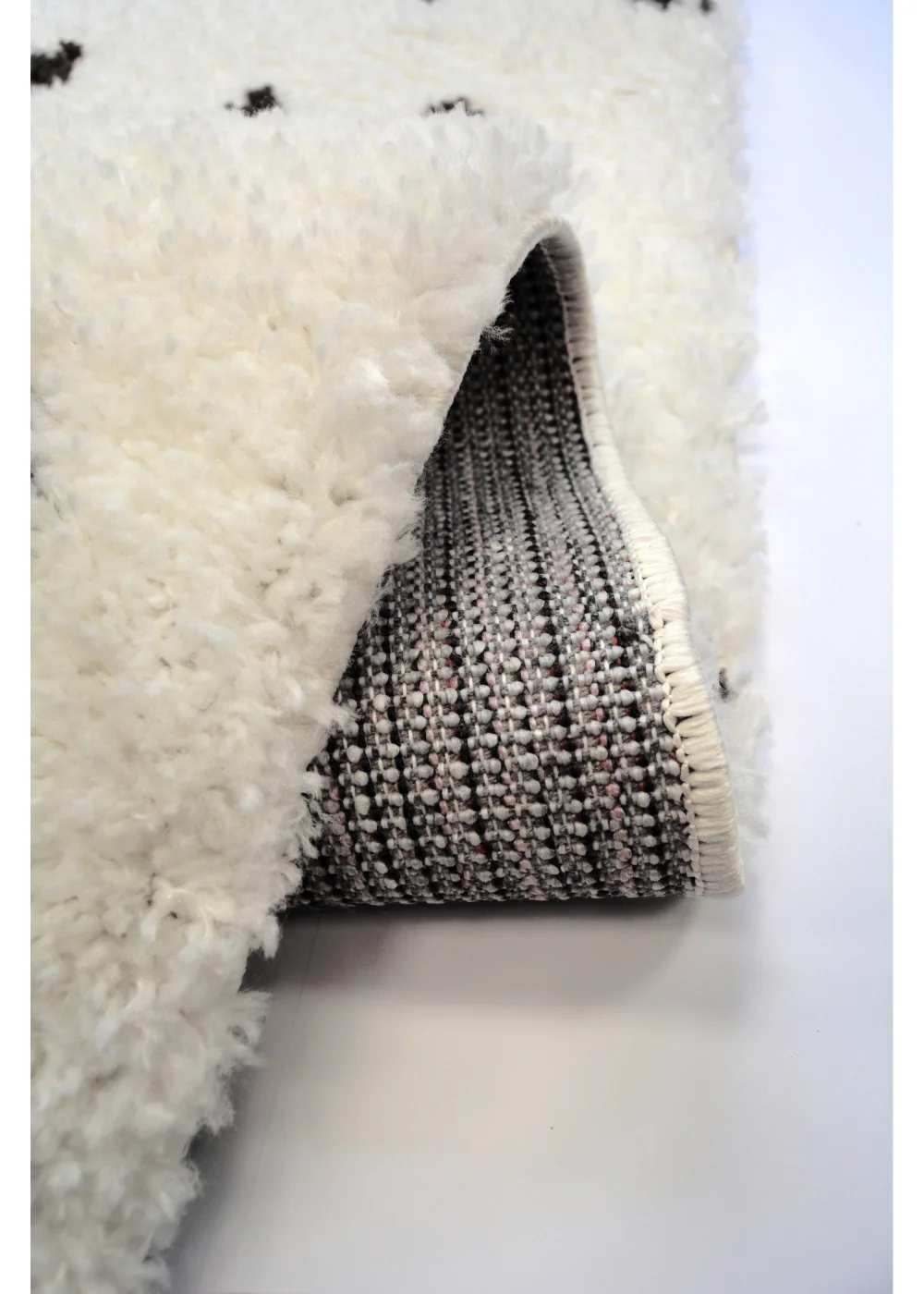 Homemaker Mono Snug Shaggy Spot Rug - 80 x 150 Image 5