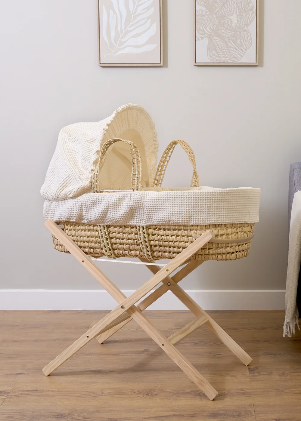 Clair de Lune Cream Waffle Palm Moses Basket with Natural Folding Stand - No Size Image 1