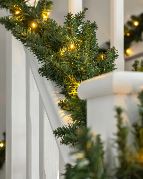 WeRChristmas Green Pre-Lit Plain Artificial Christmas Garland 80 Warm White Leds 18 Ft - No Size Image 3
