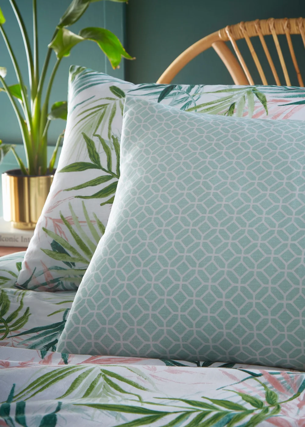 furn. Bali Palm Tropical Duvet Cover Set - Single Image 2