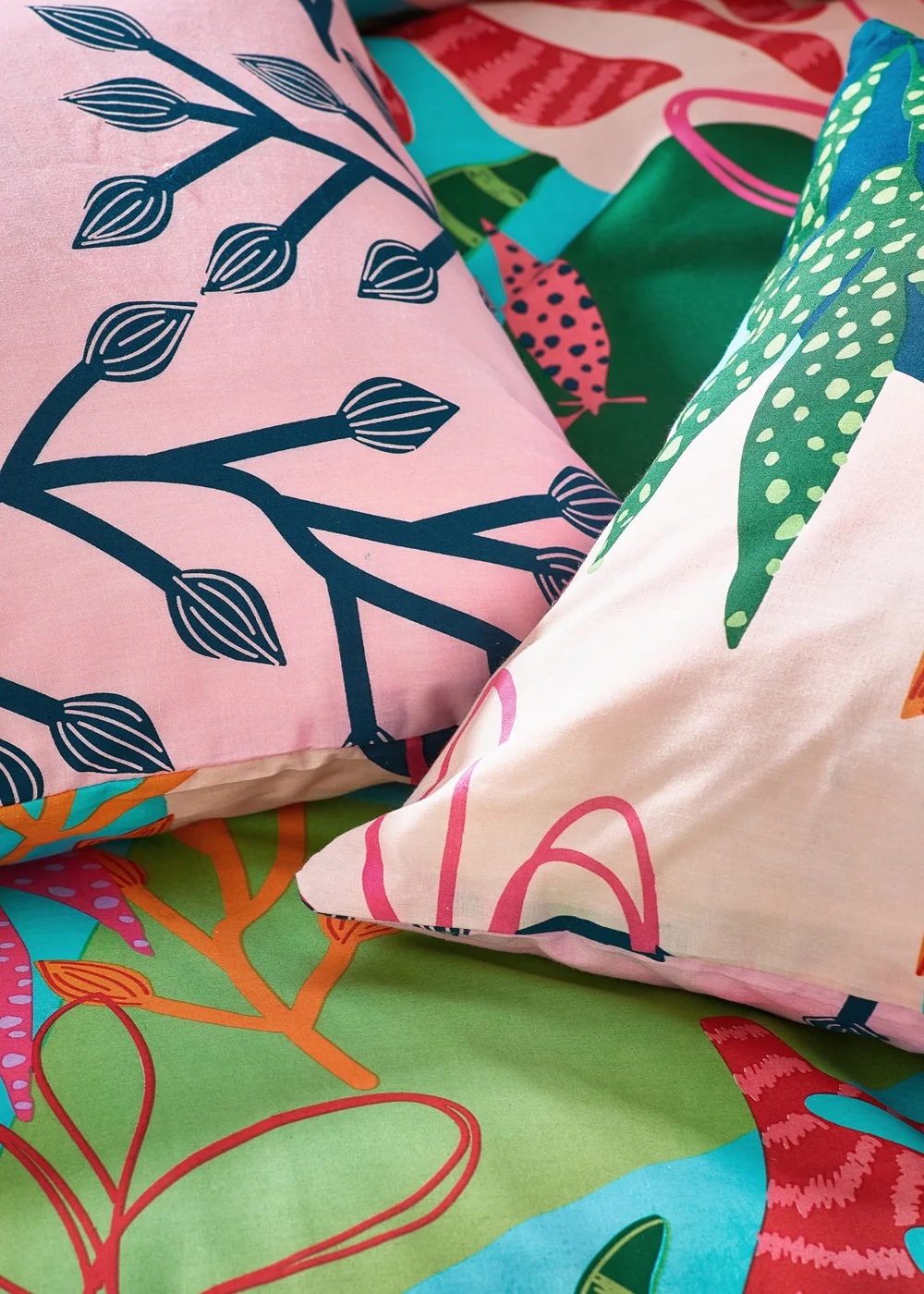 furn. Coralina Floral Duvet Cover Set - Single Image 5