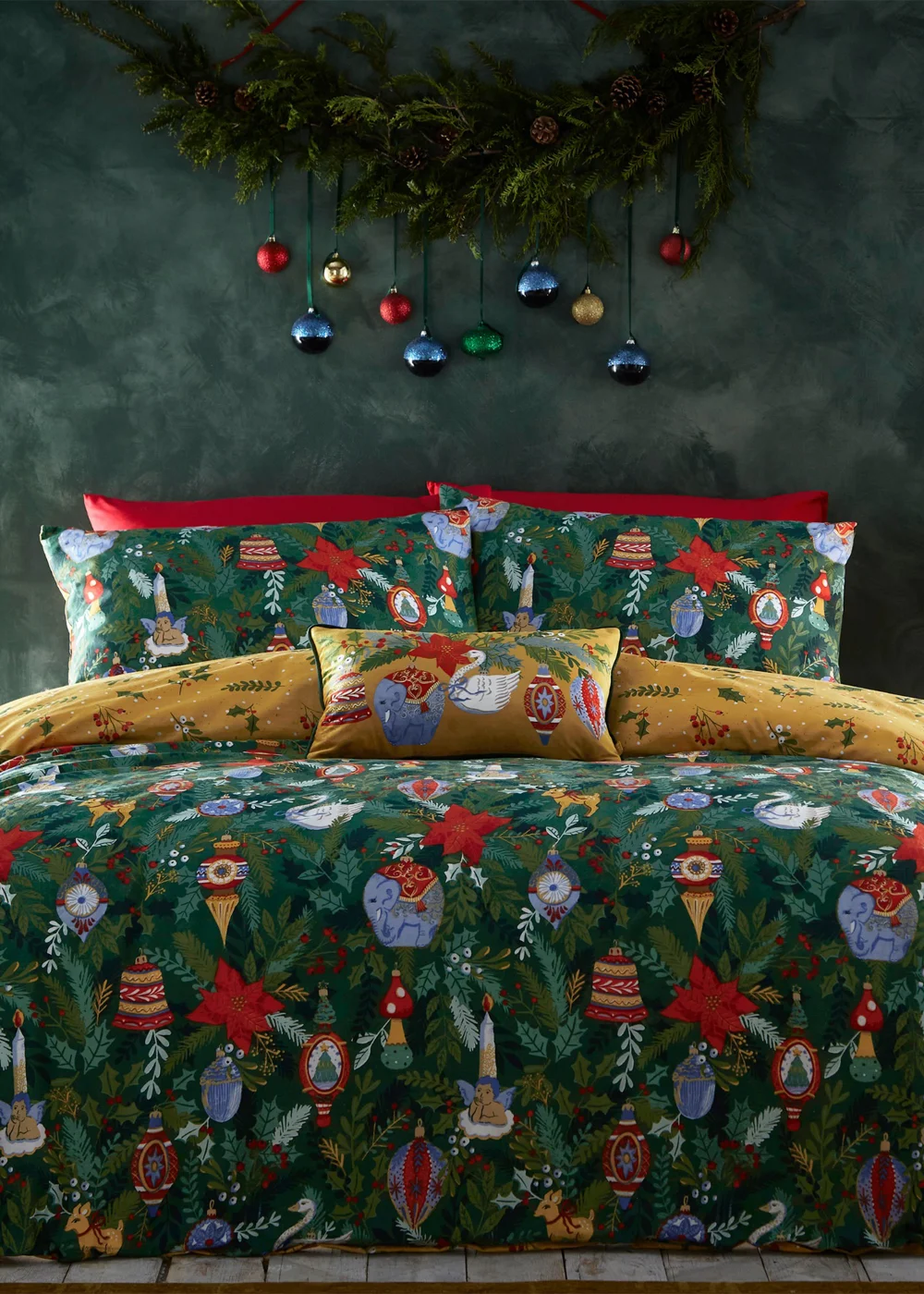 furn. Deck The Halls Christmas Duvet Cover Set - Single Image 1