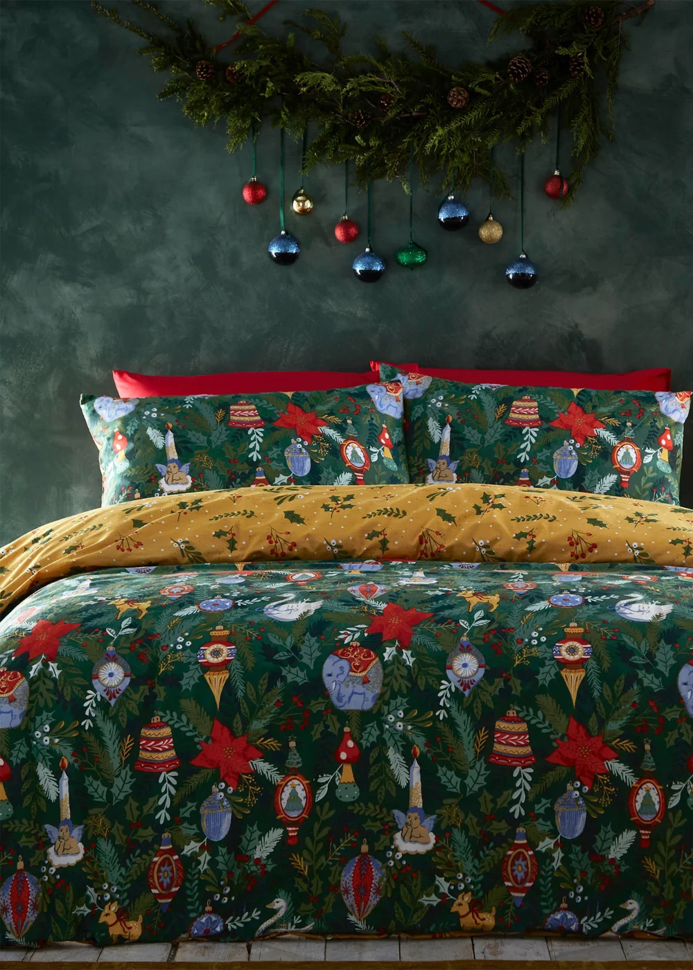 furn. Deck The Halls Christmas Duvet Cover Set - Single Image 2