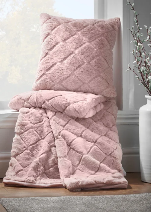 Catherine Lansfield Cosy Diamond Cushion (43x43cm) - 43W X 43D Image 3