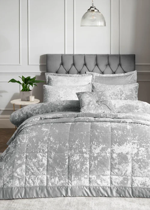 Catherine Lansfield Crushed Velvet Quilted Bedspread (220x220cm) - One Size Image 2