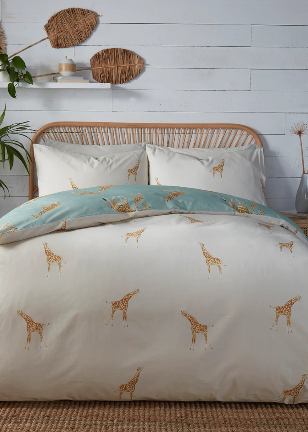 Fusion Milo Giraffe Blue Reversible Duvet Cover Set - Single Image 5