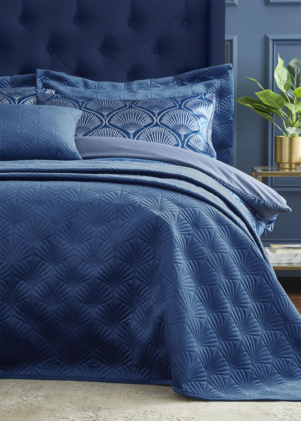 Catherine Lansfield Art Deco Pearl Quilted Bedspread (220x230cm) - One Size Image 1
